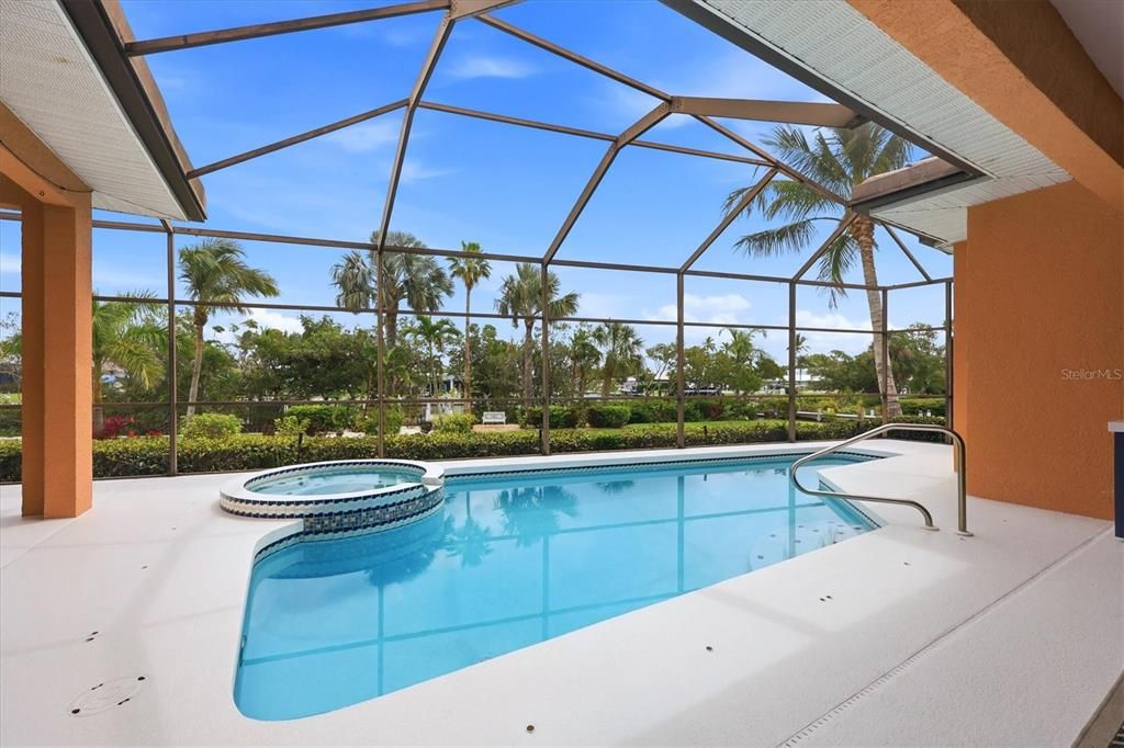 Activo con contrato: $1,690,000 (4 camas, 3 baños, 3414 Pies cuadrados)