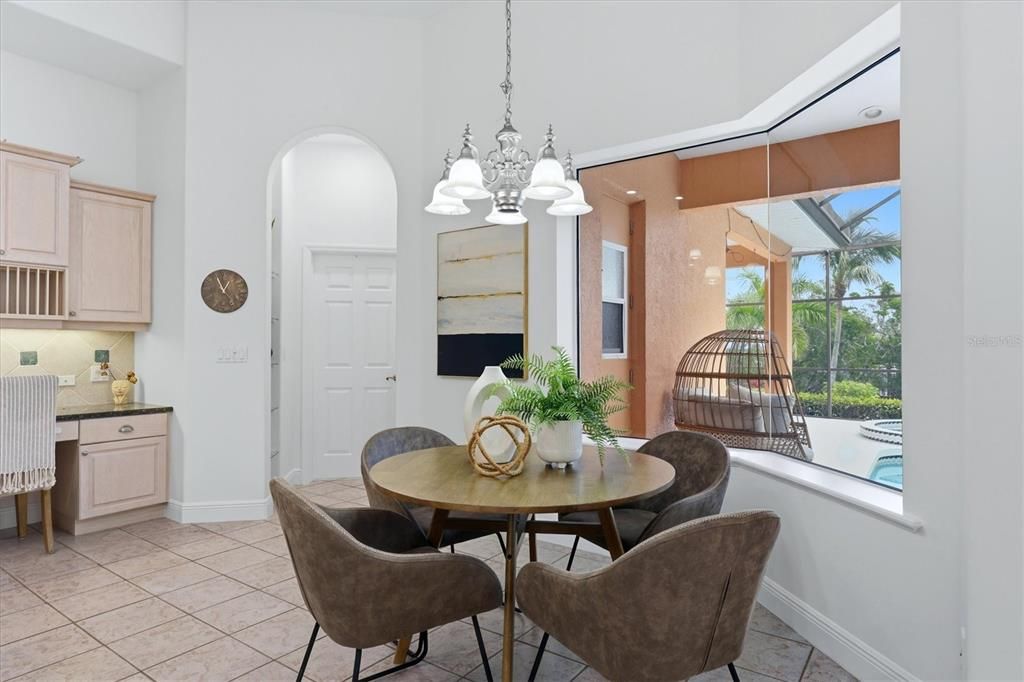 Activo con contrato: $1,690,000 (4 camas, 3 baños, 3414 Pies cuadrados)
