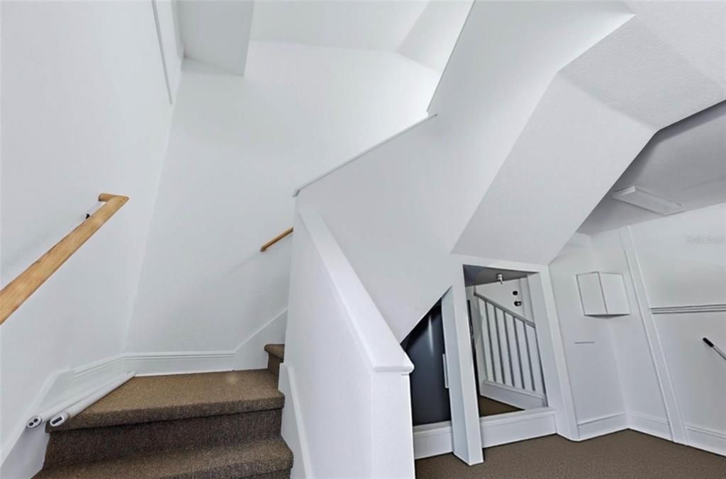 Activo con contrato: $1,690,000 (4 camas, 3 baños, 3414 Pies cuadrados)
