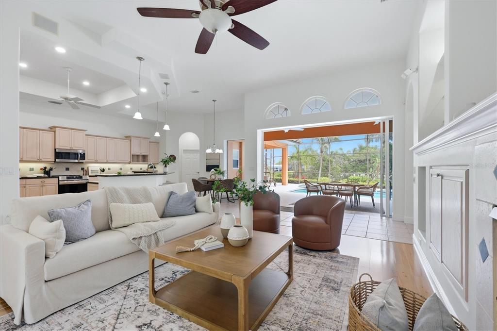 Activo con contrato: $1,690,000 (4 camas, 3 baños, 3414 Pies cuadrados)