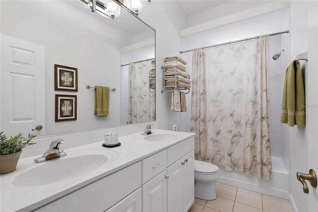 Activo con contrato: $1,690,000 (4 camas, 3 baños, 3414 Pies cuadrados)