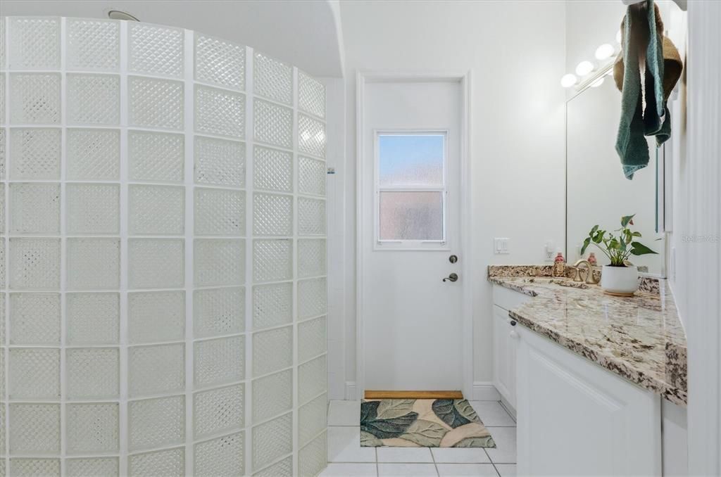 Activo con contrato: $1,690,000 (4 camas, 3 baños, 3414 Pies cuadrados)