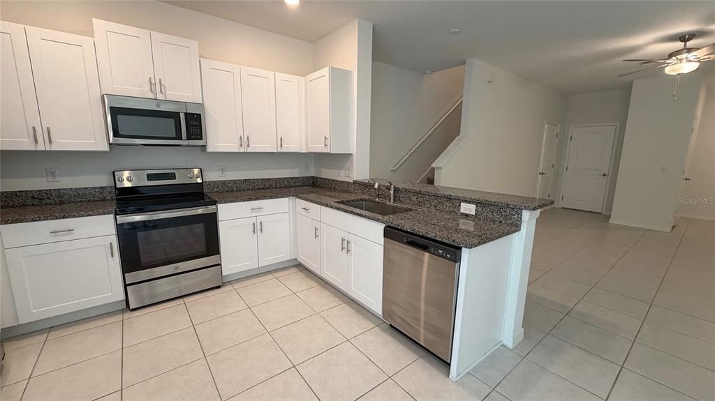 For Rent: $2,100 (3 beds, 2 baths, 1634 Square Feet)