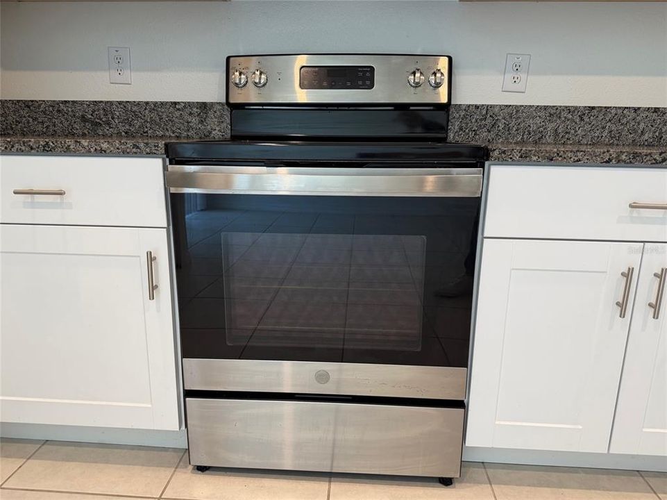 For Rent: $2,100 (3 beds, 2 baths, 1634 Square Feet)