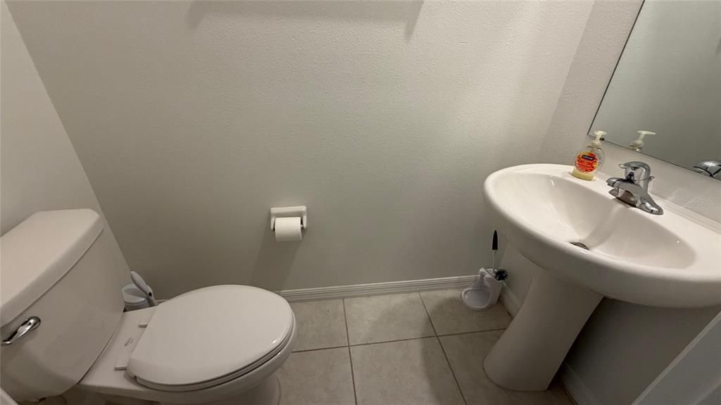 For Rent: $2,100 (3 beds, 2 baths, 1634 Square Feet)