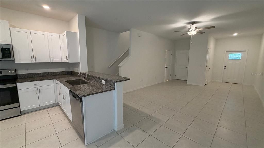 For Rent: $2,100 (3 beds, 2 baths, 1634 Square Feet)