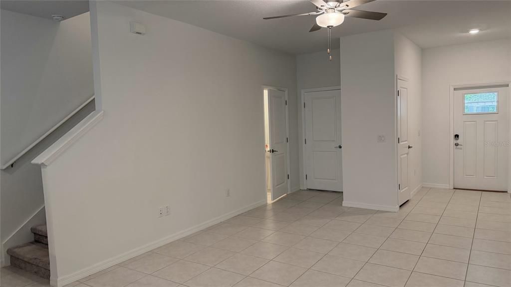 For Rent: $2,100 (3 beds, 2 baths, 1634 Square Feet)