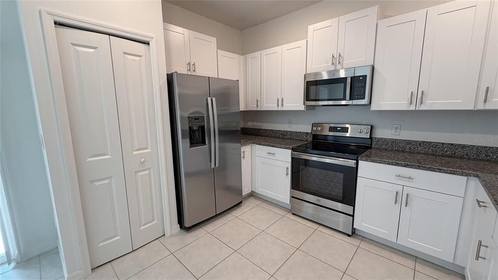 For Rent: $2,100 (3 beds, 2 baths, 1634 Square Feet)