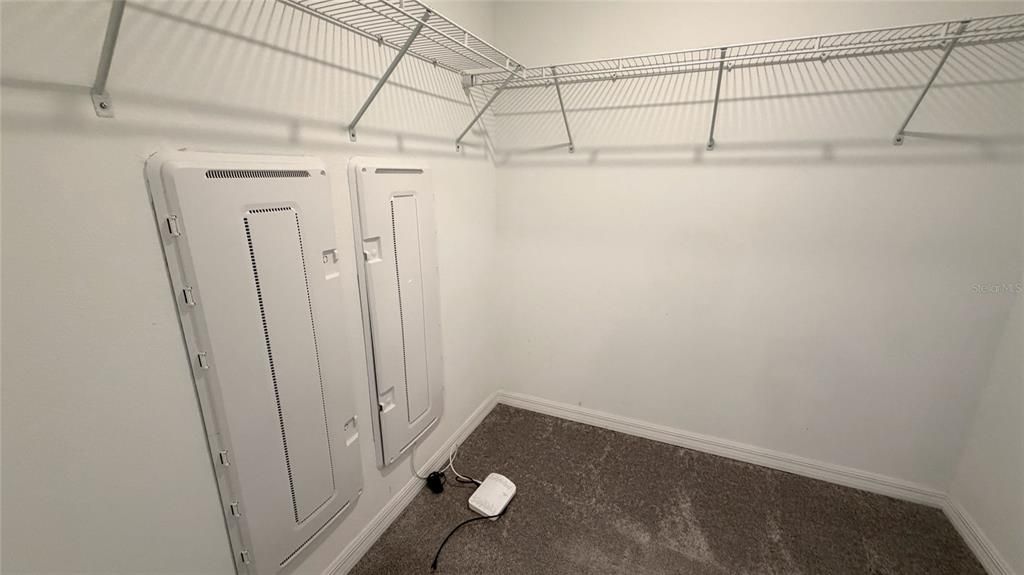 For Rent: $2,100 (3 beds, 2 baths, 1634 Square Feet)