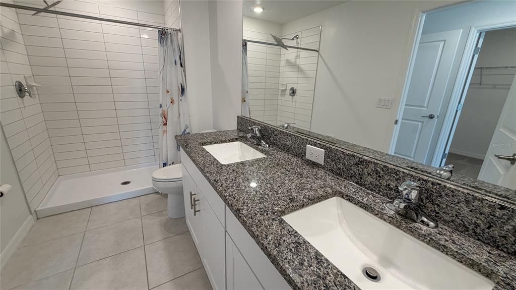 For Rent: $2,100 (3 beds, 2 baths, 1634 Square Feet)