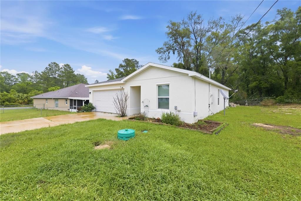 For Sale: $232,000 (3 beds, 2 baths, 1272 Square Feet)