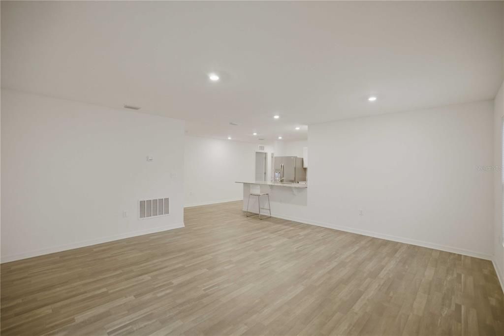 For Sale: $232,000 (3 beds, 2 baths, 1272 Square Feet)