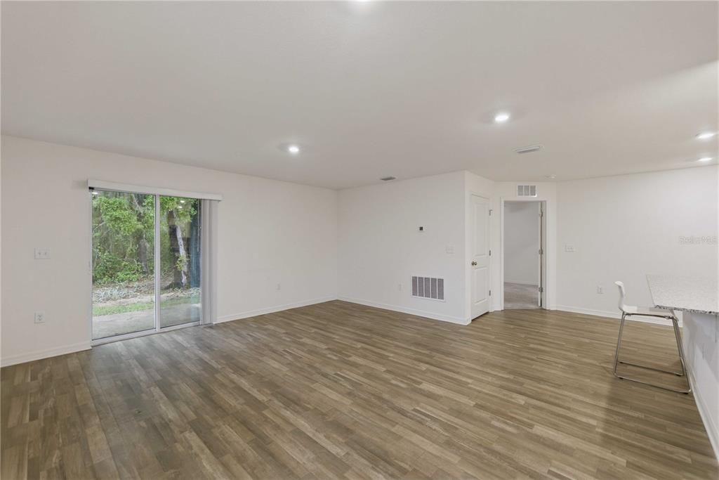 For Sale: $232,000 (3 beds, 2 baths, 1272 Square Feet)