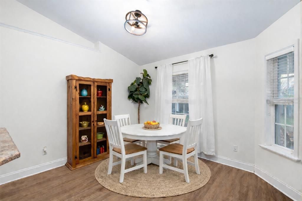 For Sale: $389,000 (4 beds, 3 baths, 1907 Square Feet)
