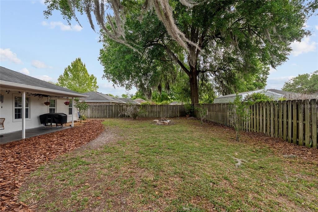 For Sale: $389,000 (4 beds, 3 baths, 1907 Square Feet)
