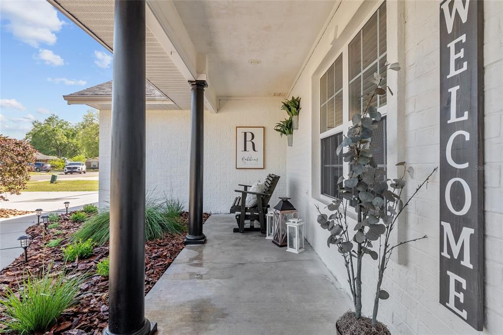 For Sale: $389,000 (4 beds, 3 baths, 1907 Square Feet)