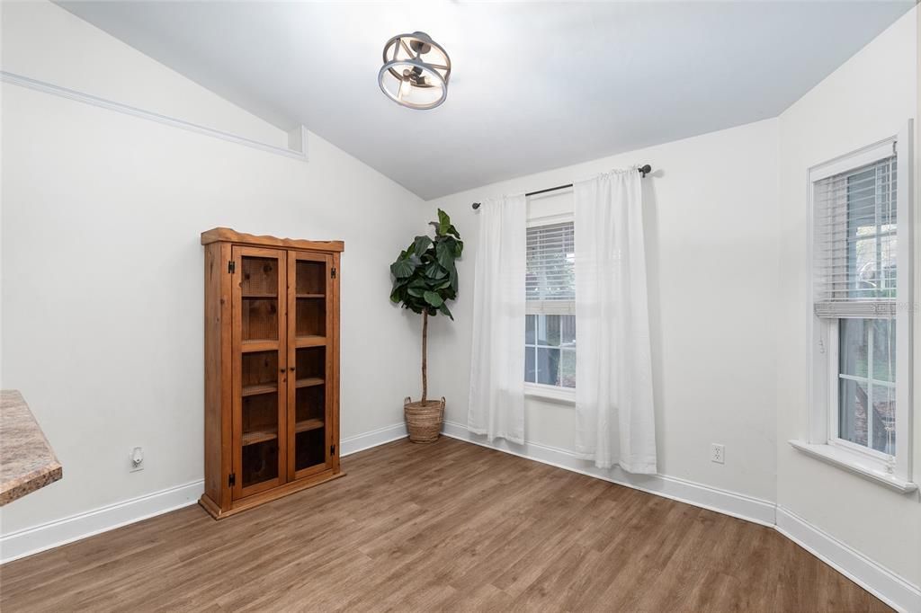 For Sale: $389,000 (4 beds, 3 baths, 1907 Square Feet)