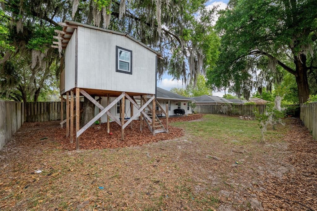 For Sale: $389,000 (4 beds, 3 baths, 1907 Square Feet)