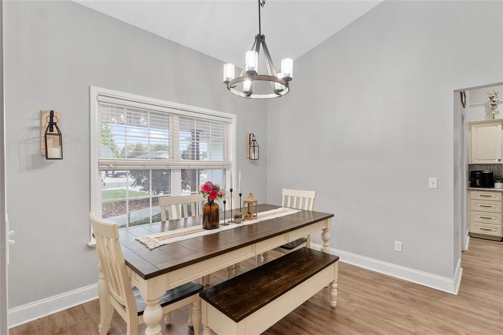 For Sale: $389,000 (4 beds, 3 baths, 1907 Square Feet)