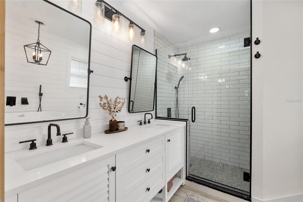For Sale: $389,000 (4 beds, 3 baths, 1907 Square Feet)