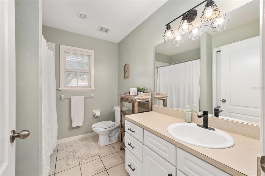 For Sale: $389,000 (4 beds, 3 baths, 1907 Square Feet)