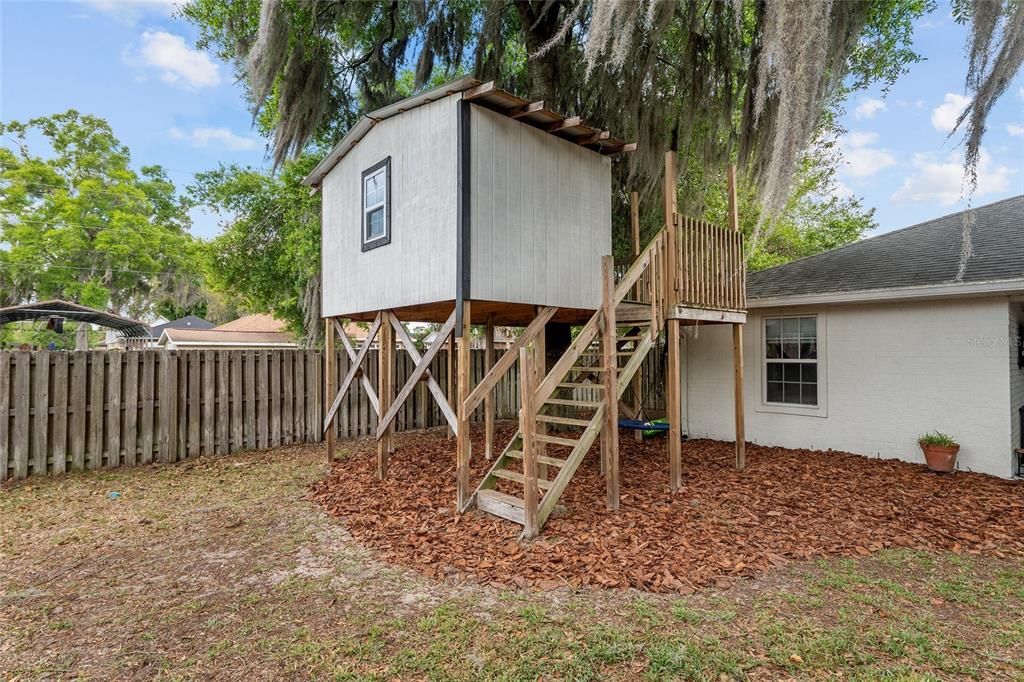 For Sale: $389,000 (4 beds, 3 baths, 1907 Square Feet)