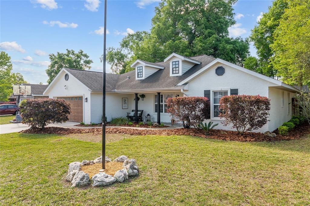 For Sale: $389,000 (4 beds, 3 baths, 1907 Square Feet)