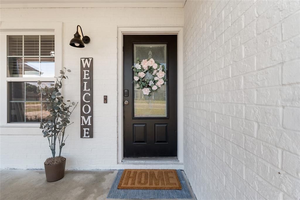 For Sale: $389,000 (4 beds, 3 baths, 1907 Square Feet)
