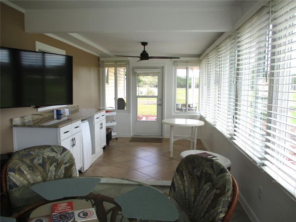 For Sale: $259,000 (2 beds, 2 baths, 1398 Square Feet)