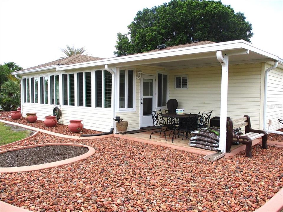 For Sale: $259,000 (2 beds, 2 baths, 1398 Square Feet)