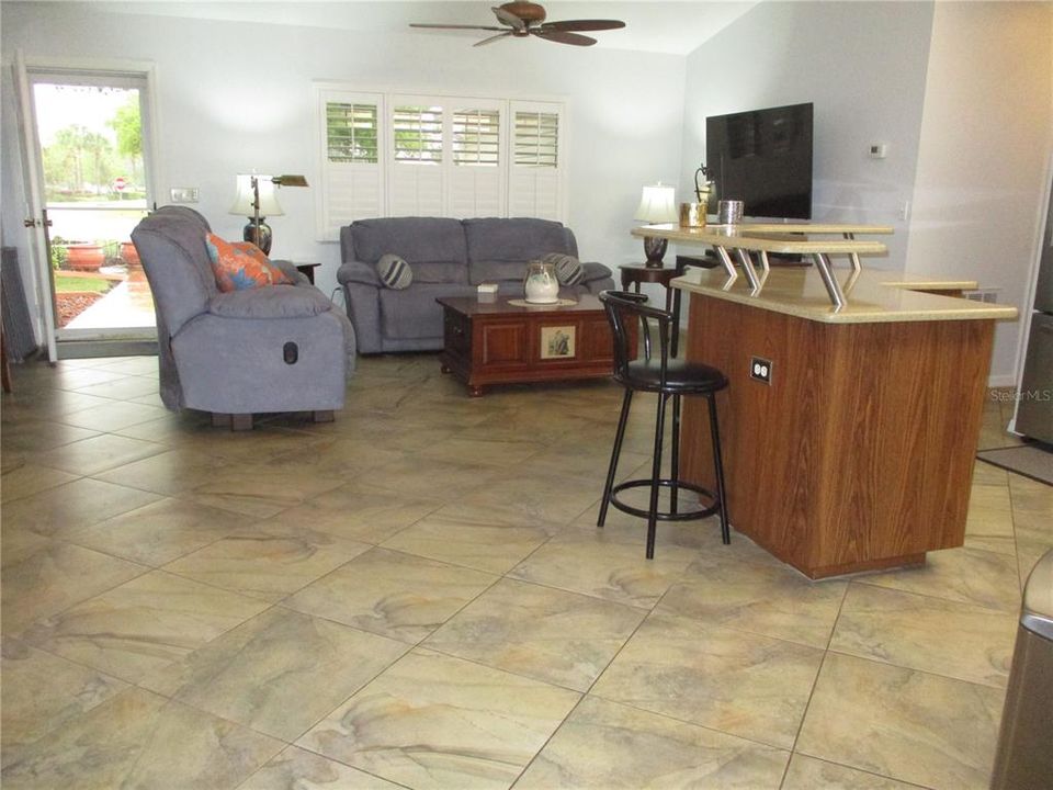 For Sale: $259,000 (2 beds, 2 baths, 1398 Square Feet)