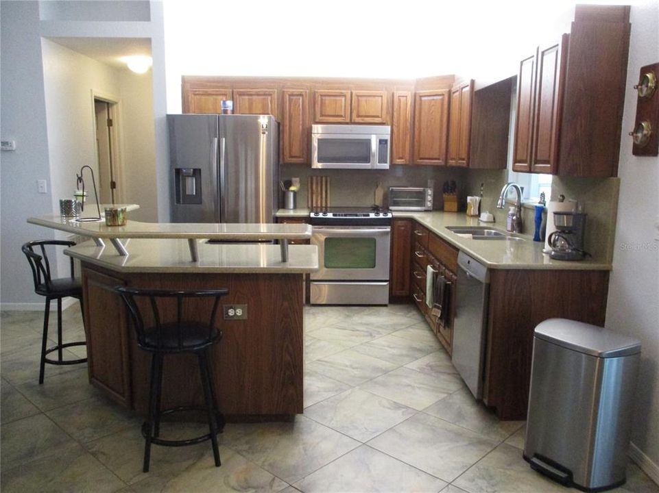 For Sale: $259,000 (2 beds, 2 baths, 1398 Square Feet)