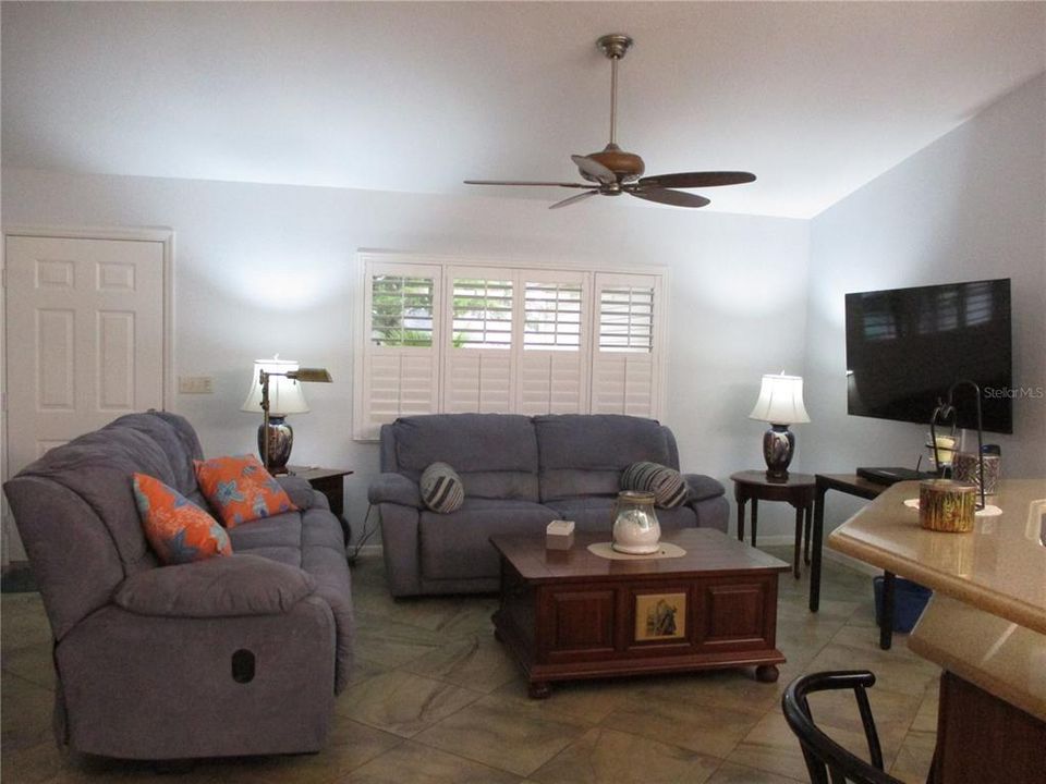 For Sale: $259,000 (2 beds, 2 baths, 1398 Square Feet)