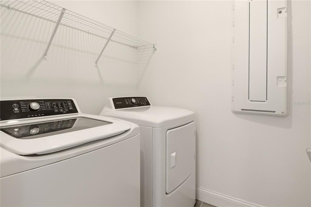 For Sale: $439,000 (2 beds, 2 baths, 1710 Square Feet)