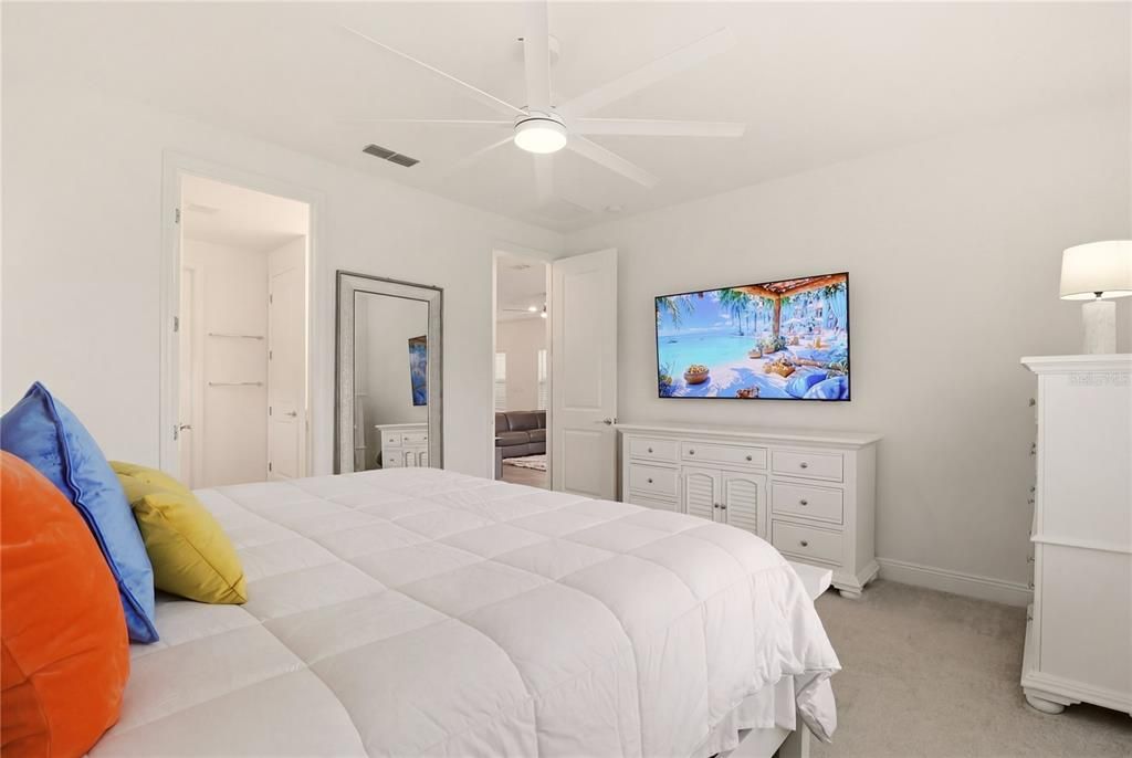 For Sale: $439,000 (2 beds, 2 baths, 1710 Square Feet)