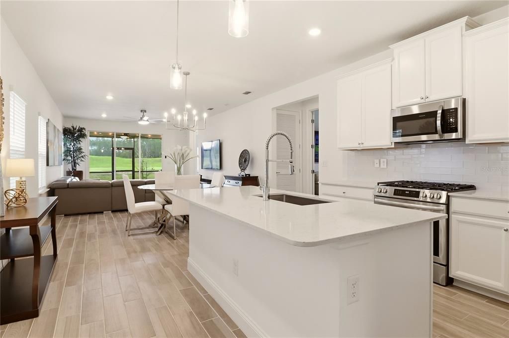 For Sale: $439,000 (2 beds, 2 baths, 1710 Square Feet)