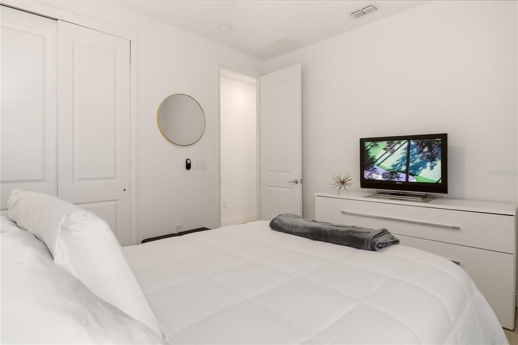 For Sale: $439,000 (2 beds, 2 baths, 1710 Square Feet)