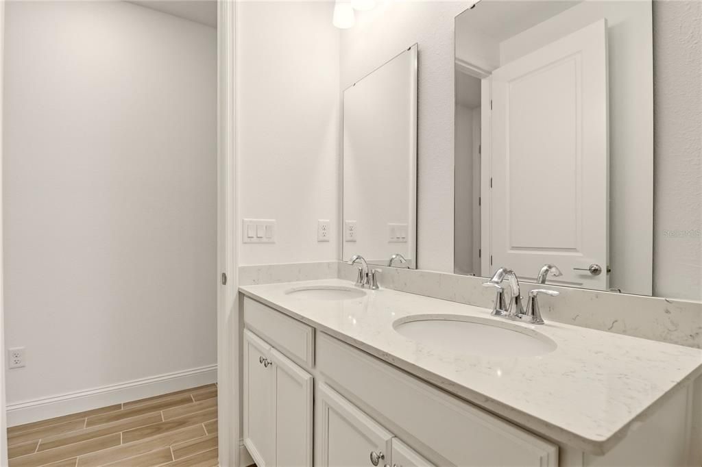 For Sale: $439,000 (2 beds, 2 baths, 1710 Square Feet)