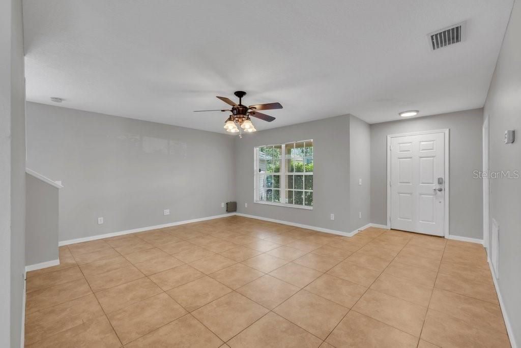 Active With Contract: $2,000 (4 beds, 2 baths, 1438 Square Feet)