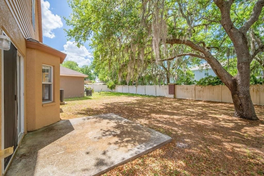 Active With Contract: $2,000 (4 beds, 2 baths, 1438 Square Feet)