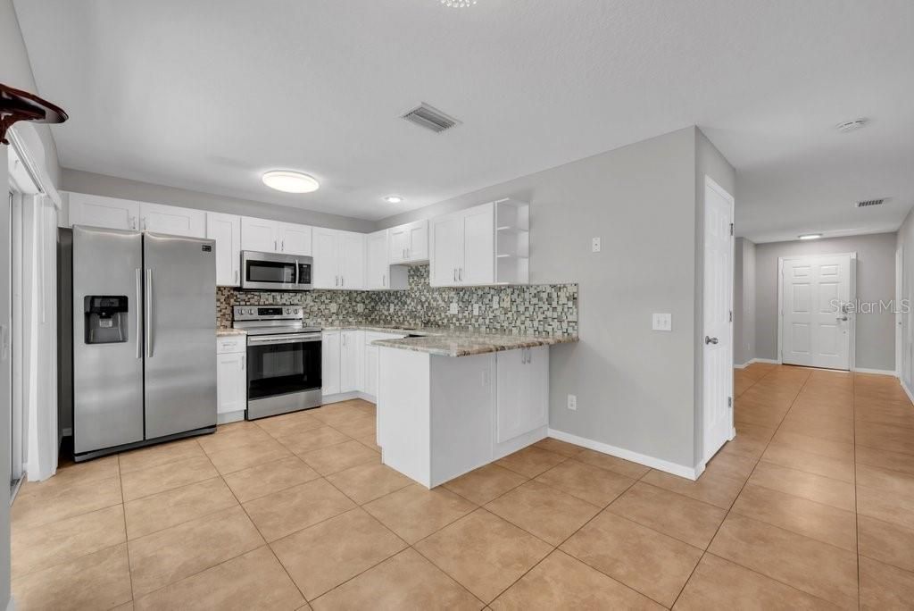 Active With Contract: $2,000 (4 beds, 2 baths, 1438 Square Feet)