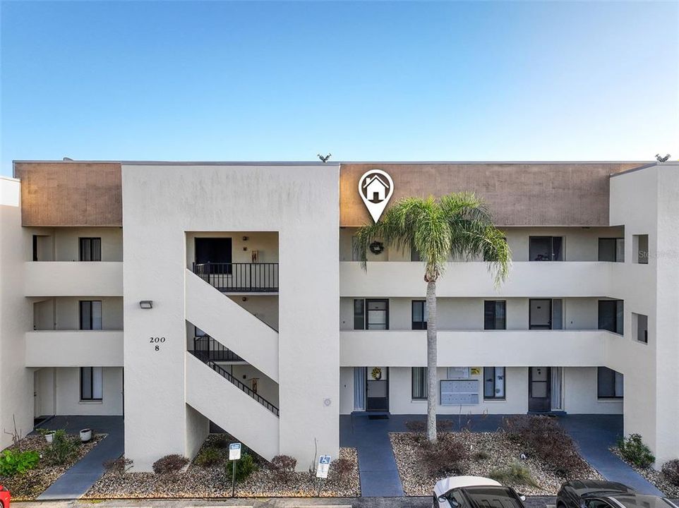 For Sale: $235,000 (2 beds, 2 baths, 1023 Square Feet)