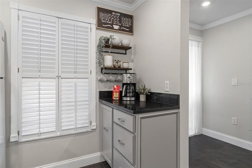 For Sale: $235,000 (2 beds, 2 baths, 1023 Square Feet)