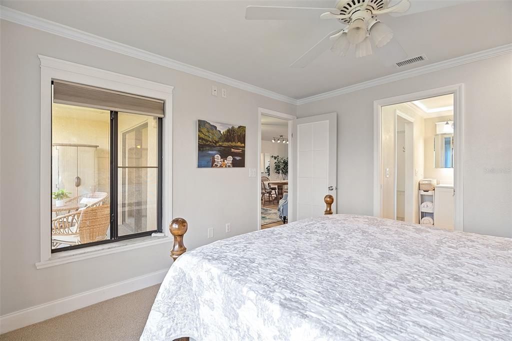For Sale: $235,000 (2 beds, 2 baths, 1023 Square Feet)