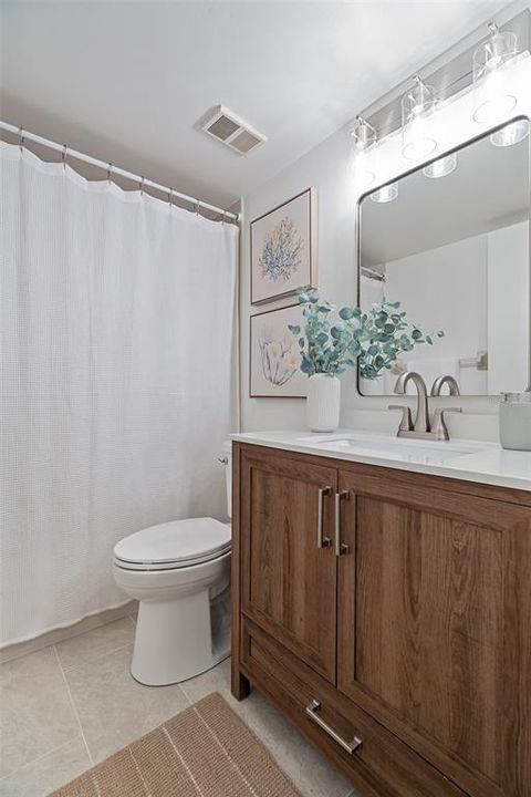 For Sale: $235,000 (2 beds, 2 baths, 1023 Square Feet)