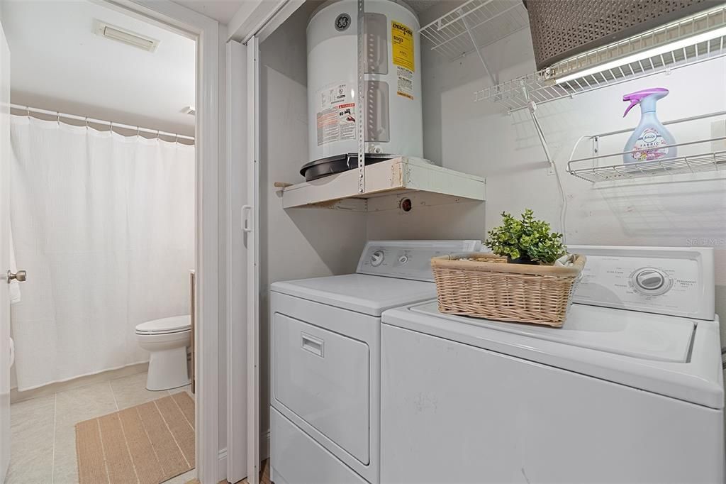 For Sale: $235,000 (2 beds, 2 baths, 1023 Square Feet)