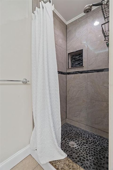 For Sale: $235,000 (2 beds, 2 baths, 1023 Square Feet)