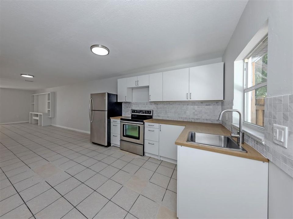For Sale: $575,000 (8 beds, 0 baths, 2756 Square Feet)