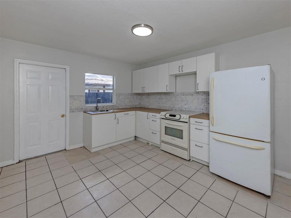 For Sale: $575,000 (8 beds, 0 baths, 2756 Square Feet)
