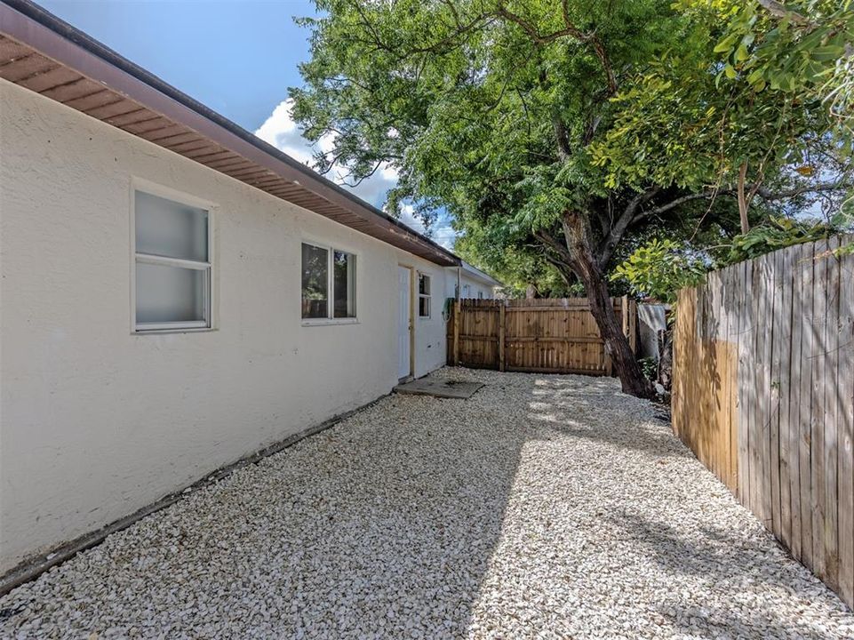 For Sale: $575,000 (8 beds, 0 baths, 2756 Square Feet)